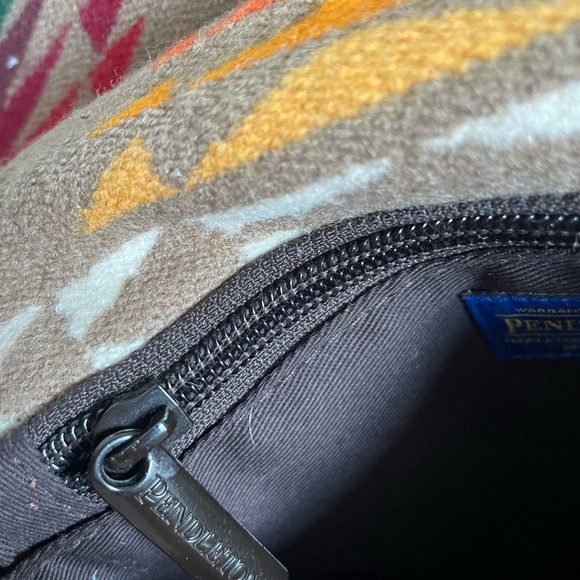 Pendleton Brown Leather Crossbody with Geometric Pattern - Picture 5 of 6